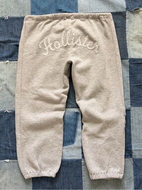 Y2K hollister low rise capri sweatpants butt embroidery heather grey size M